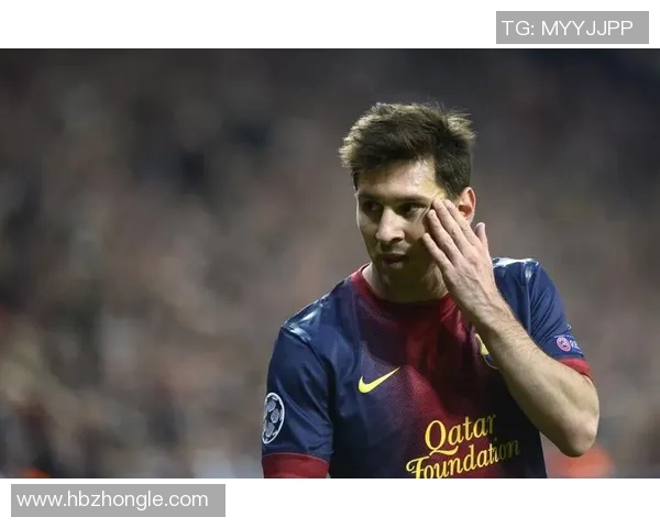 足球明星同款项链图片展示时尚潮流与个性魅力的完美结合