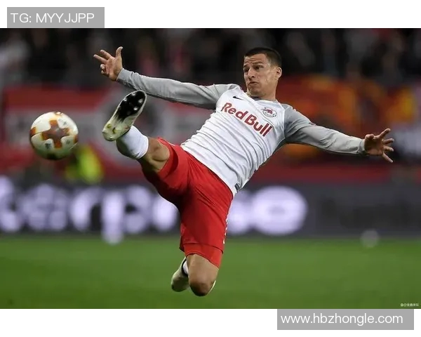 足球明星左腿的神秘力量揭晓你不知道的精彩瞬间与经典瞬间图片分享